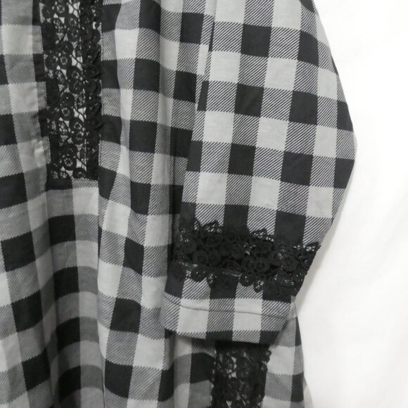 Unbranded | P2P 21.5 inches measured | Plaid and Lace Long Sleeve Dress - Picture 7 of 16